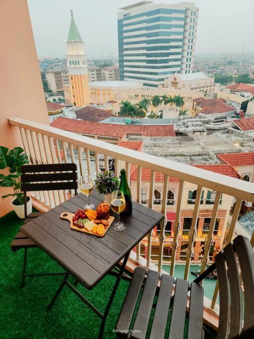 New Modern Venice Best View And Balcony, Fast Wifi At Mckinley Hill 1Br Interconnected To Venice Grand Canal Mall Manila Exteriér fotografie